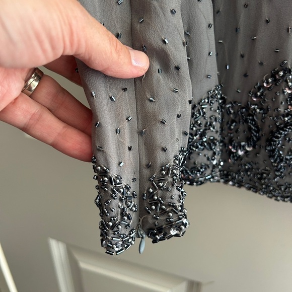 Women's silver 100% silk sequin cropped tank top. Sparkle and shine! Size M - Picture 4 of 8